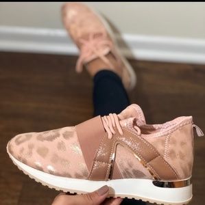 Super cute blush colored leopard print tennis shoe